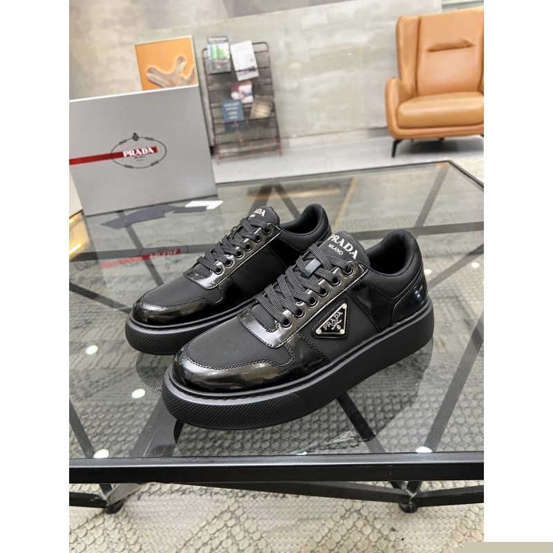 Pra*a casual shoes
